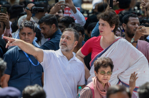 Protest against CEC Gyanesh Kumar: Rahul Gandhi, Priyanka Gandhi detained at Akashvani Bhawan in Delhi