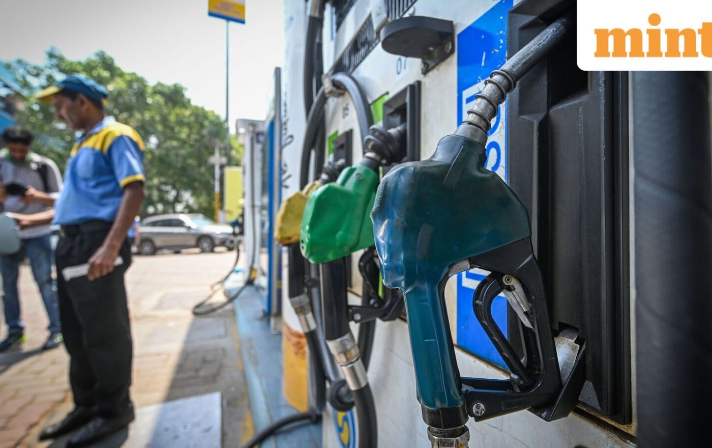 Petrol, diesel prices on June 17: Check fuel cost in Chennai, Bengaluru, Delhi, Kolkata, Mumbai and other cities today