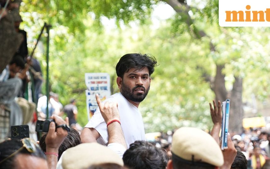 CJP Protest: A Saturday with ‘Cockroaches’ at Jantar Mantar – Of students, reels and slogans