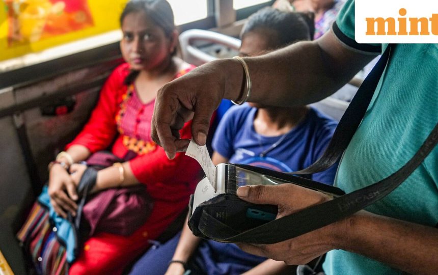 Karnataka minister asked to leave BMTC bus by conductor for not having change during surprise check | Watch
