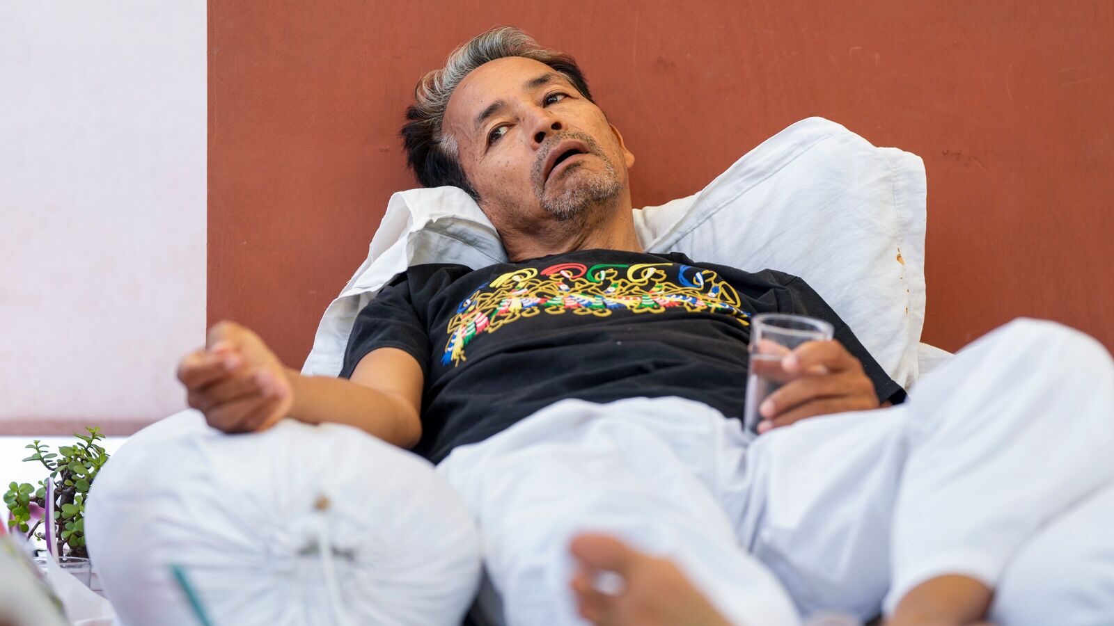 ‘Will continue my fast’: Sonam Wangchuk condemns police brutality on CJP protesters in hand-written letter