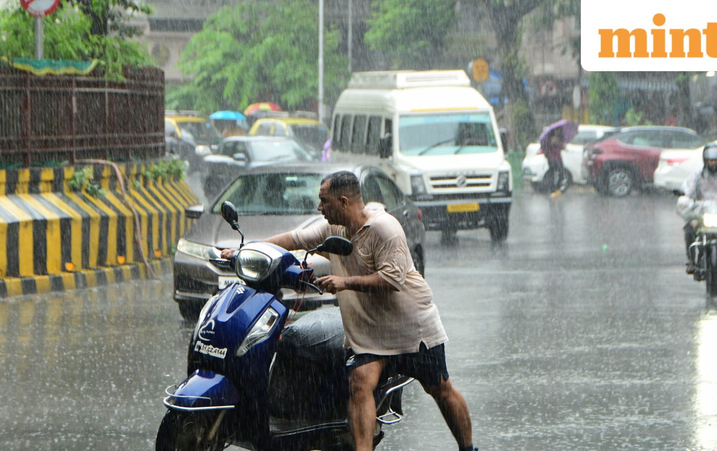 Weather forecast today LIVE: Rainfall lashes Delhi; IMD predicts heavy showers in Haryana, Jharkhand, Kerala