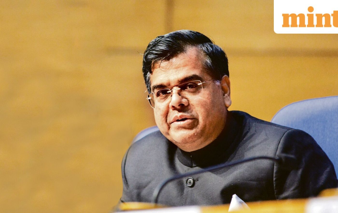 Centre extends tenures of cabinet secretary, home secretary by a year