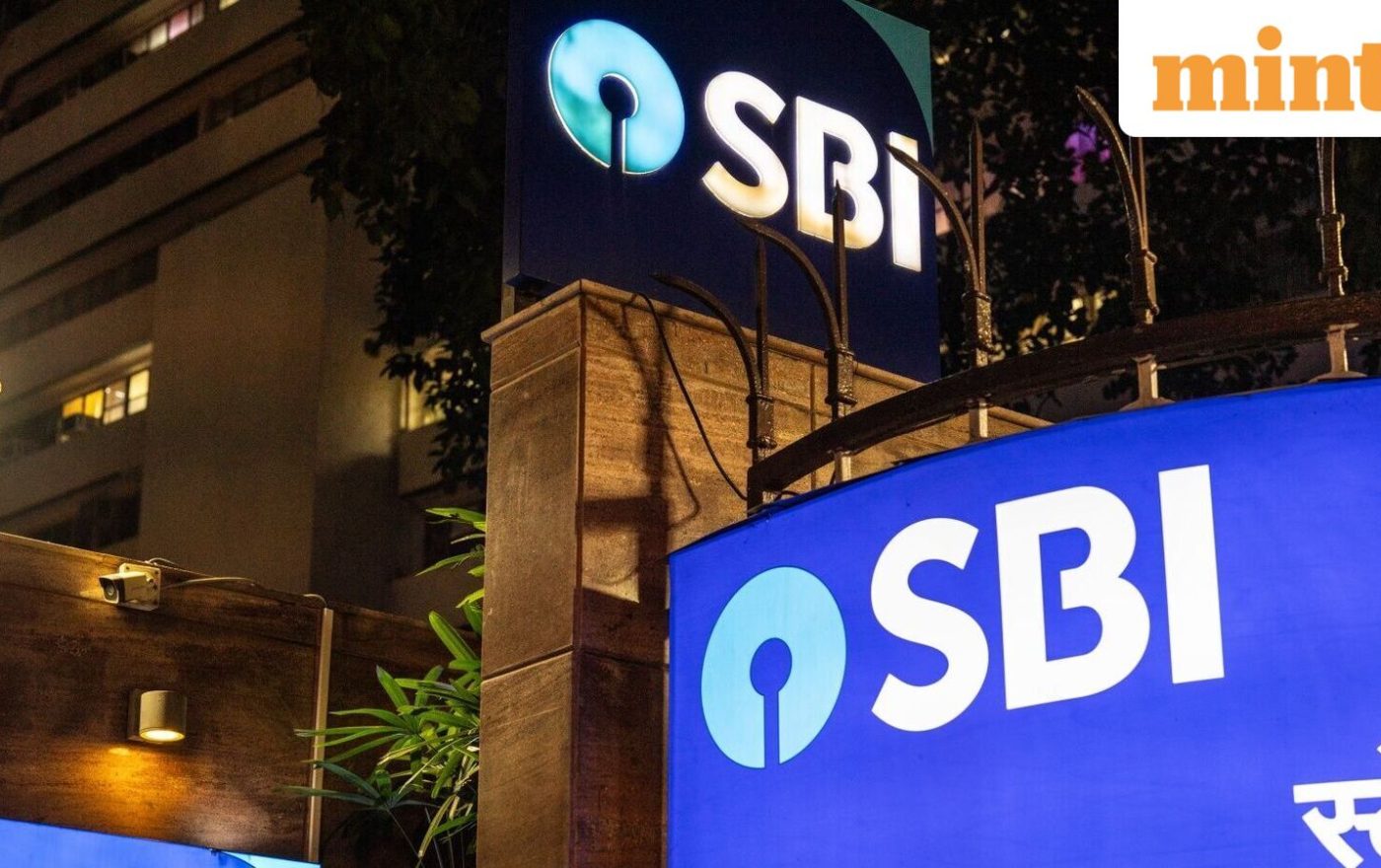 State Bank of India raises $500 million via bonds in overseas market; issue attracts $2.46 billion orders