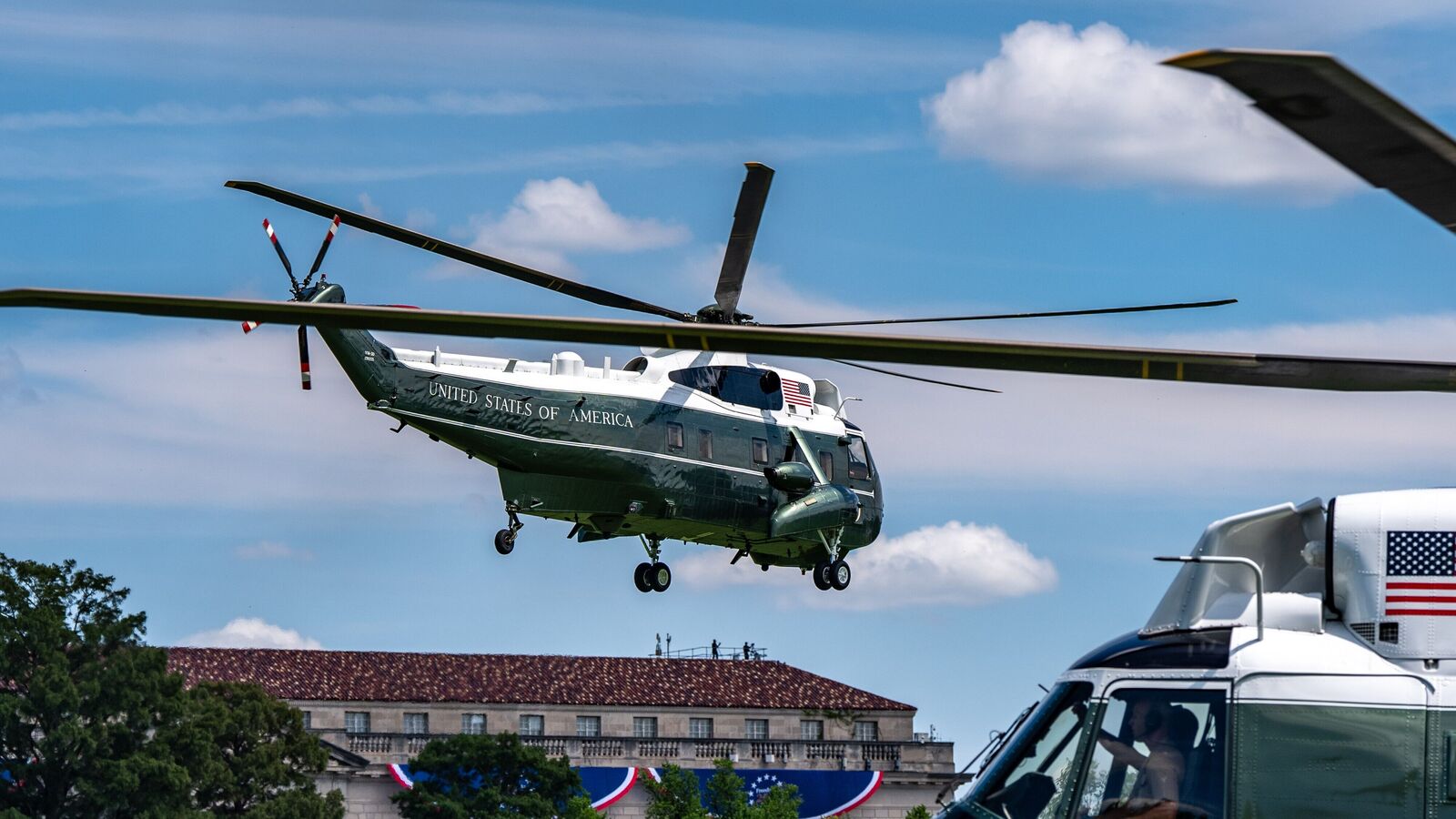 NTSB, FAA launch probe after Marine One with Donald Trump on board came too close to passenger jet above Washington