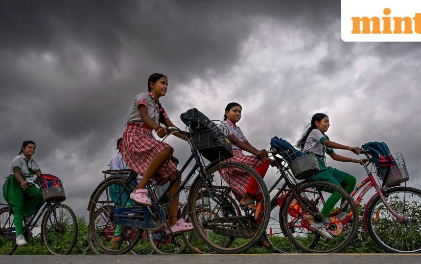 India’s public schools are shrinking. What the state-wise data reveals